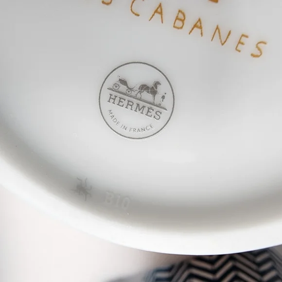 GIFTABLE Hermès Les Cabanes Set of 2 Herringbone Mugs - Picture 9 of 12
